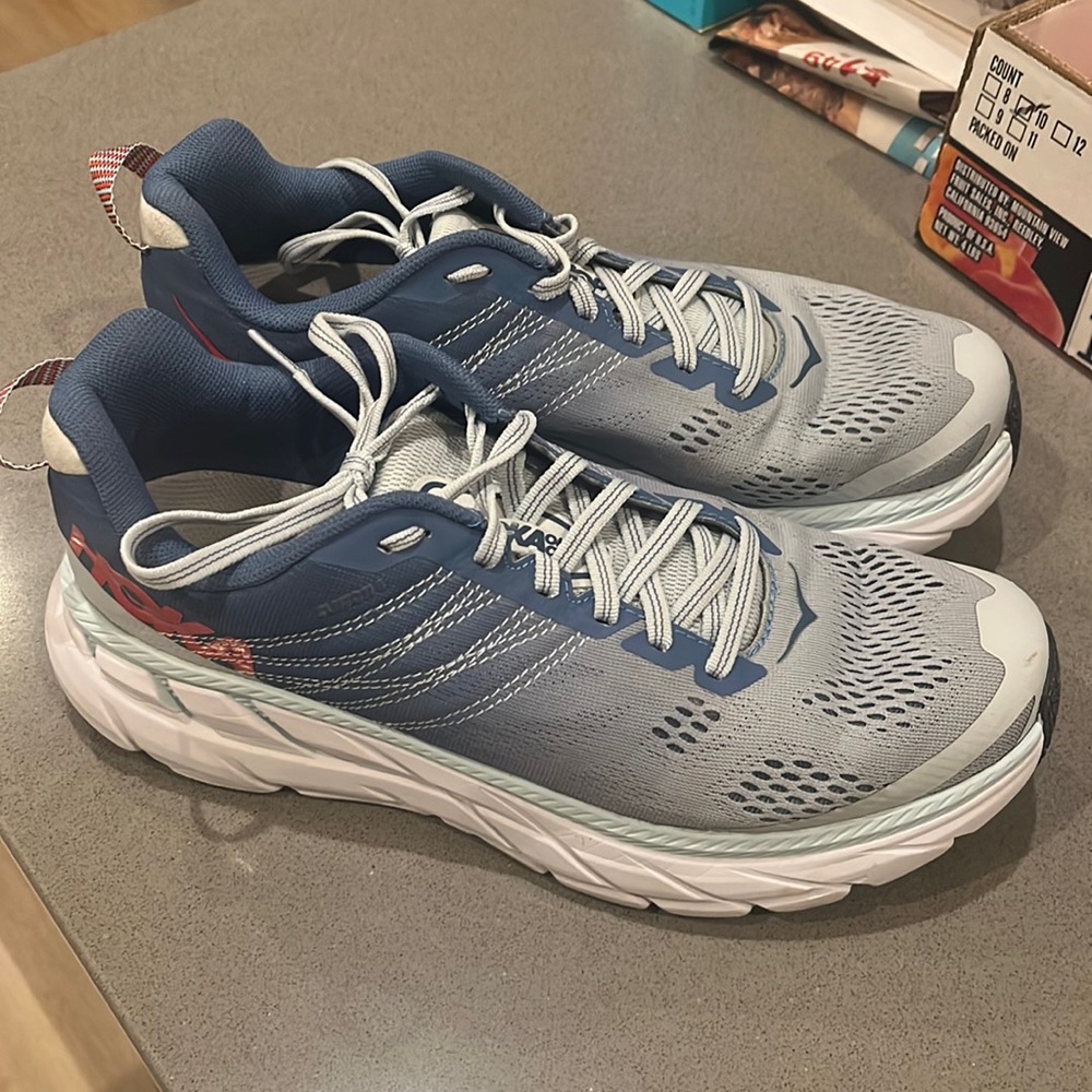 Hoka One One Clifton 6